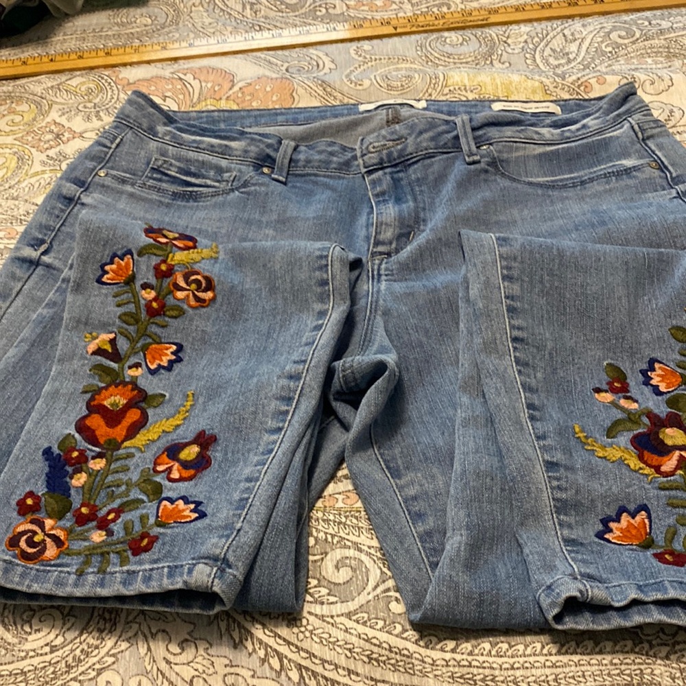 Jessica Simpson washed jeans